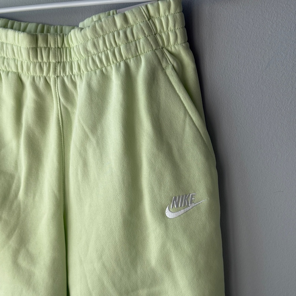 Nike Girls Neon Yellow Jogger Sweatpants NWT - Picture 2 of 7